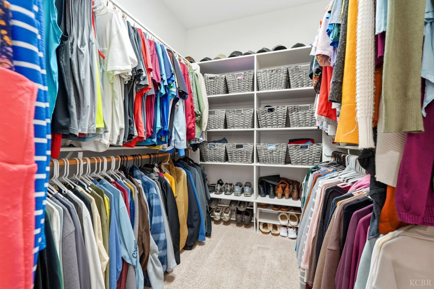 196 Hotchkiss Dr, Lemoore, CA 93245