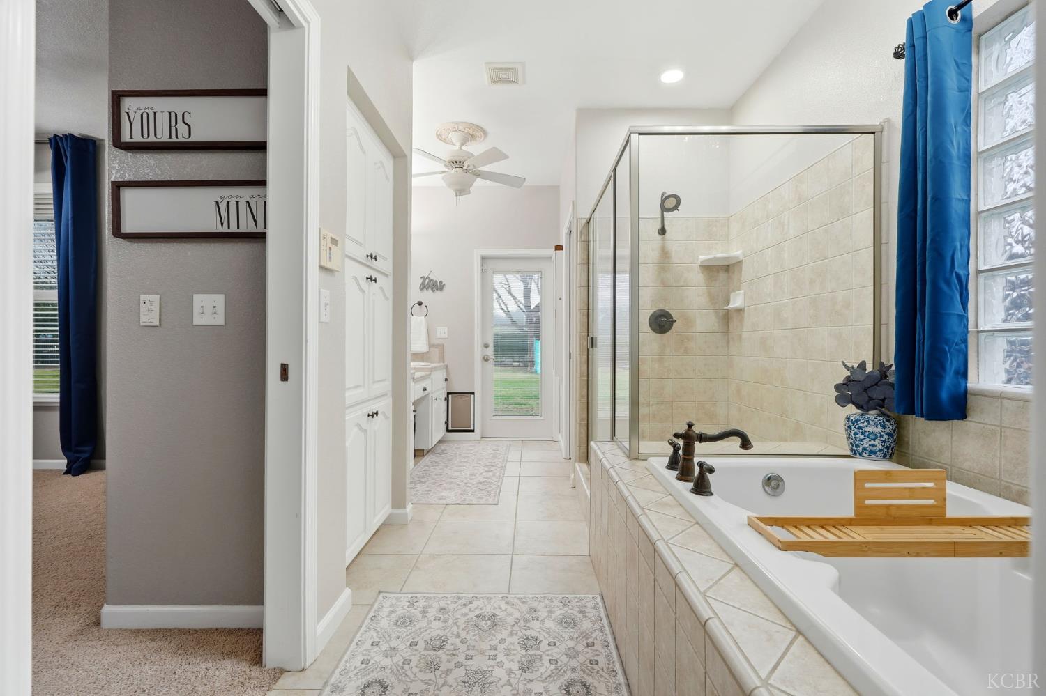 196 Hotchkiss Dr, Lemoore, CA 93245