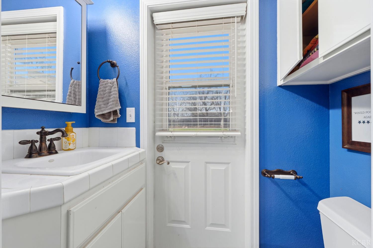 196 Hotchkiss Dr, Lemoore, CA 93245