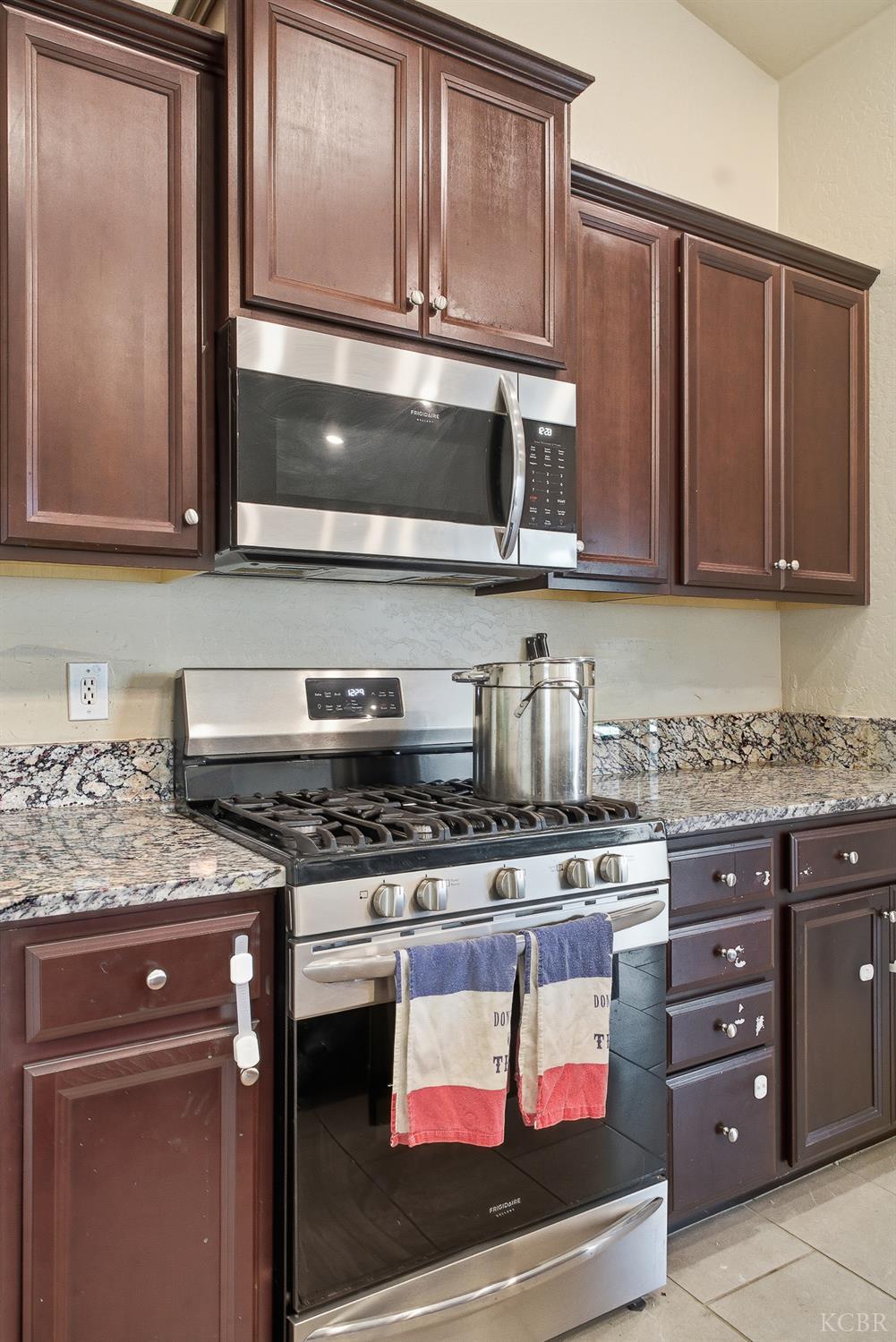 636 Castellina St, Lemoore, CA 93245