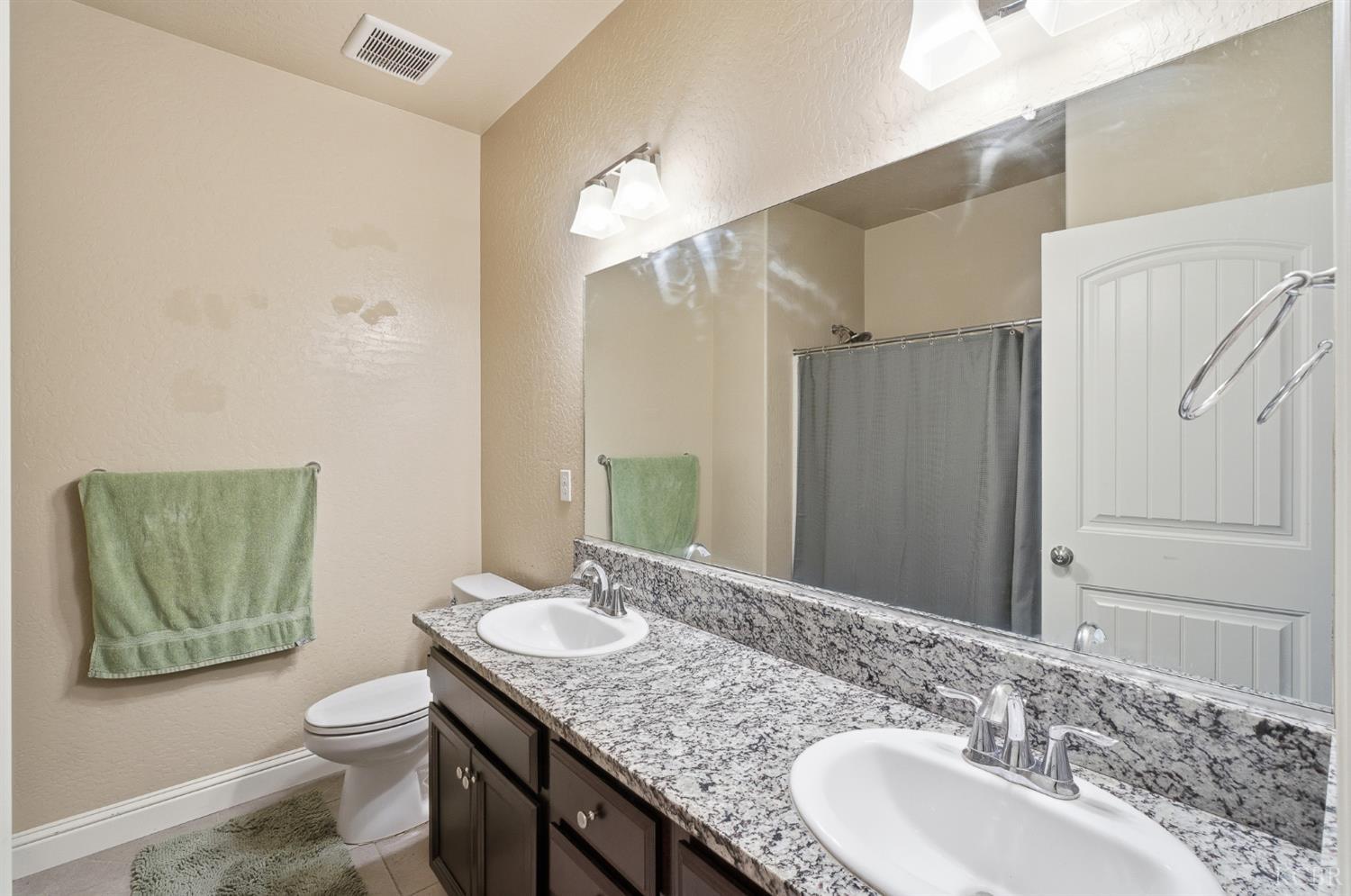 636 Castellina St, Lemoore, CA 93245