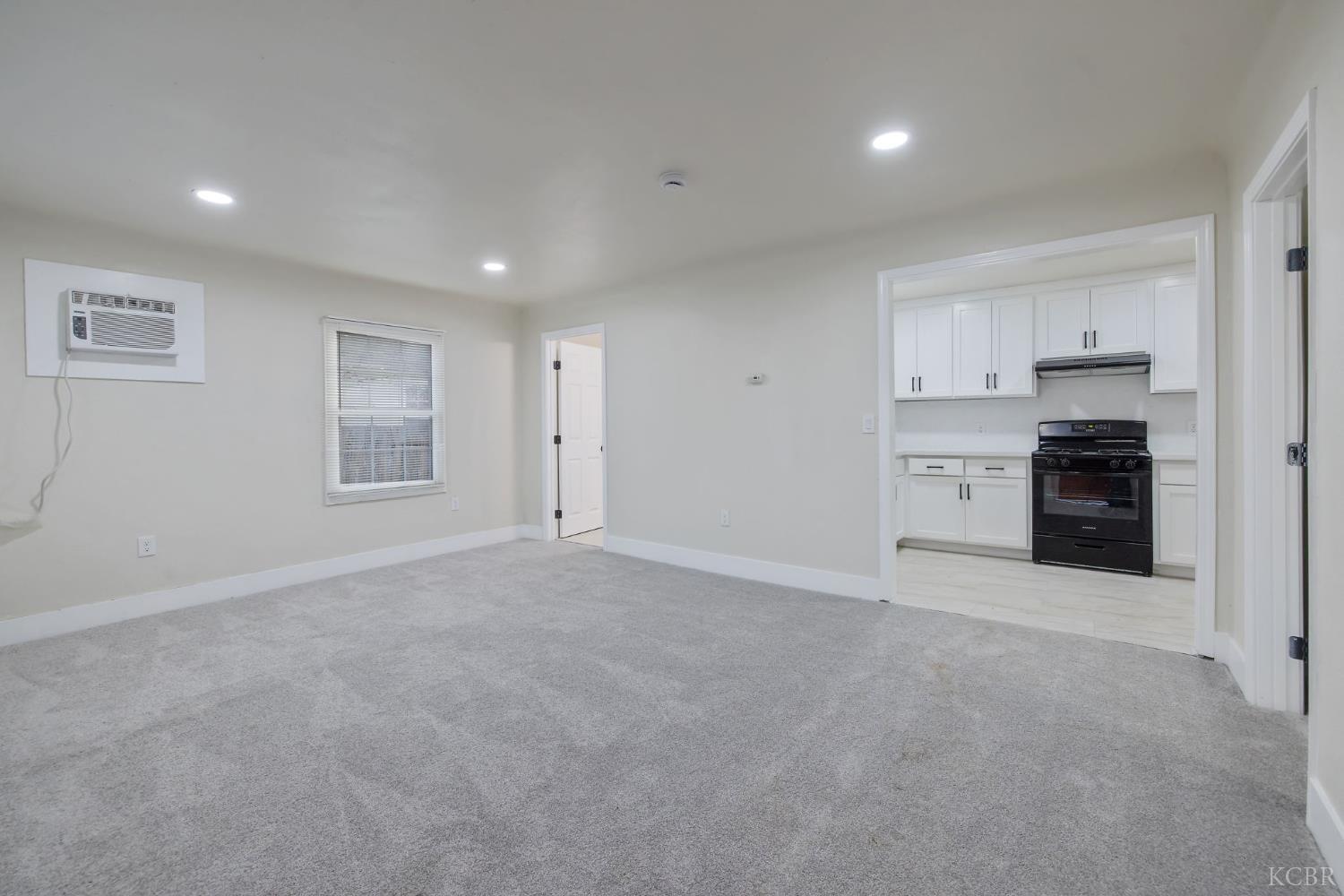 600 E Tulare St, Avenal, CA 93204