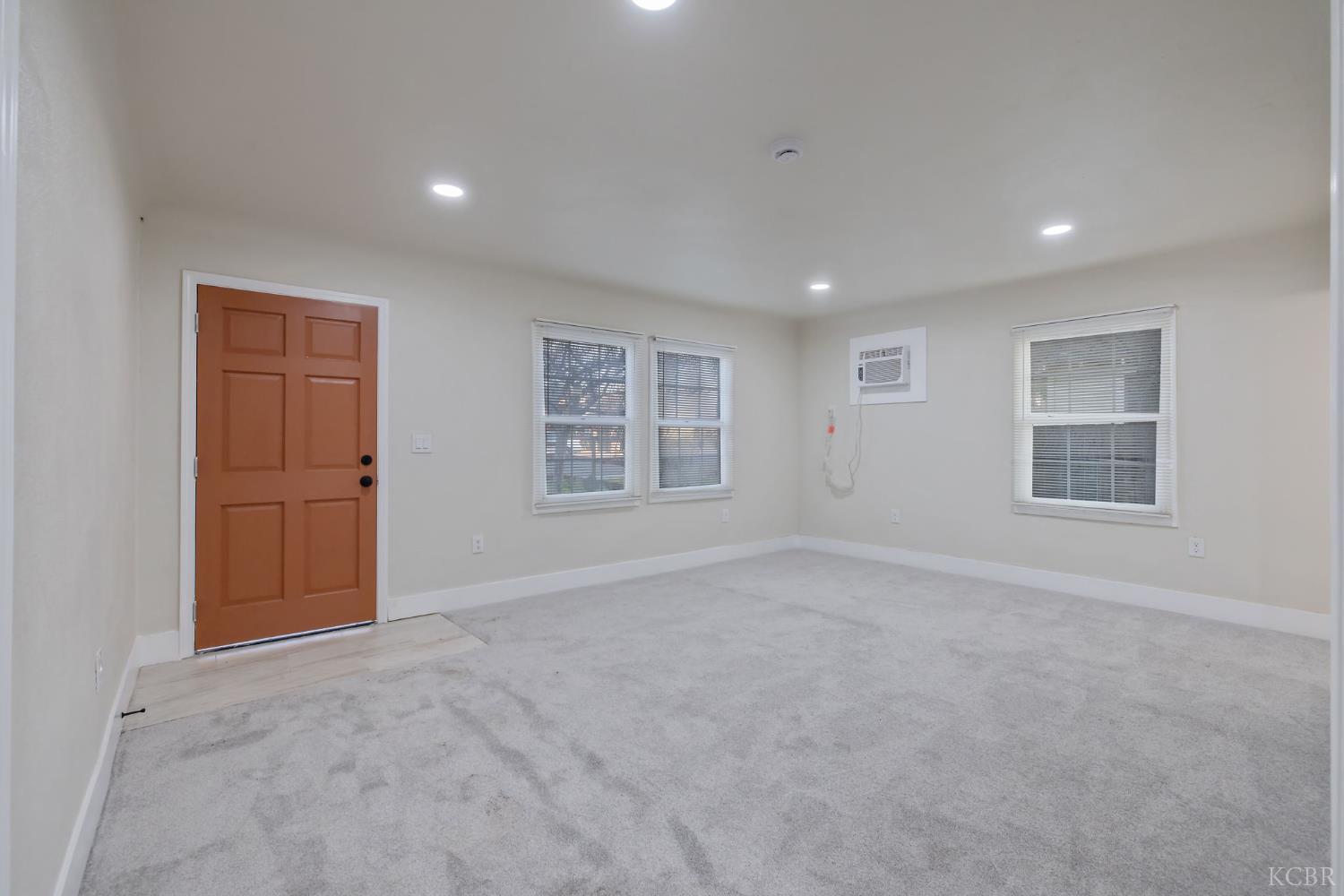 600 E Tulare St, Avenal, CA 93204