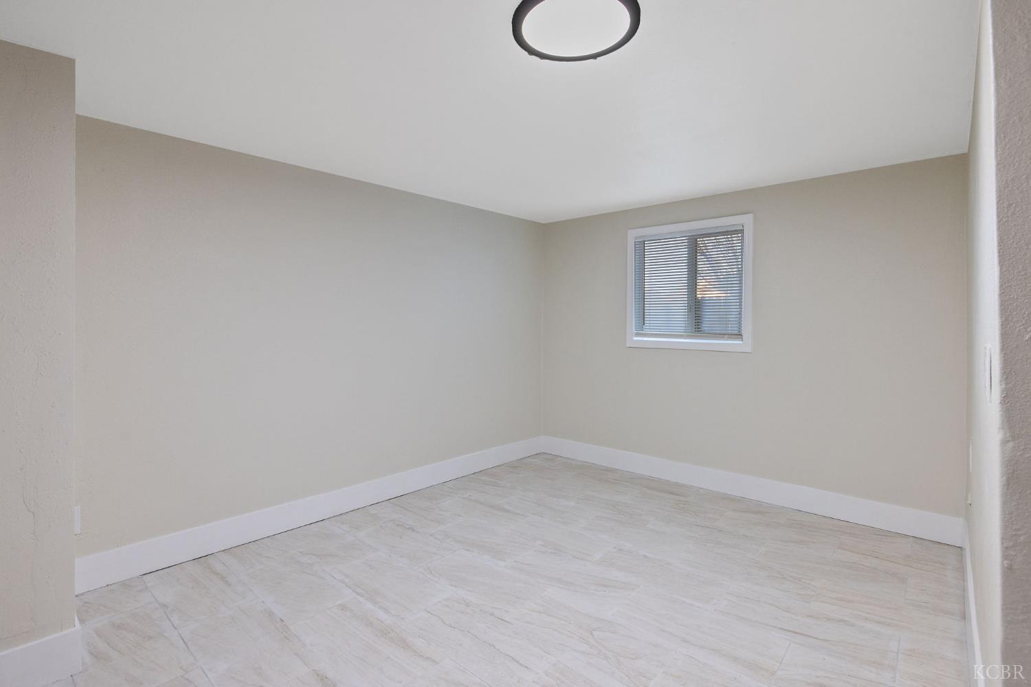 600 E Tulare St, Avenal, CA 93204