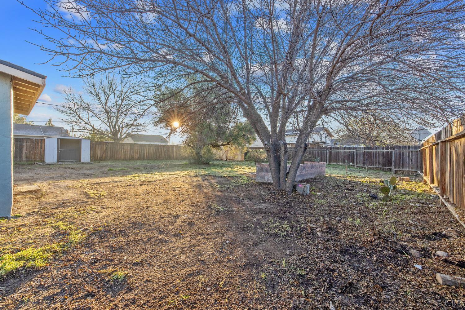 600 E Tulare St, Avenal, CA 93204