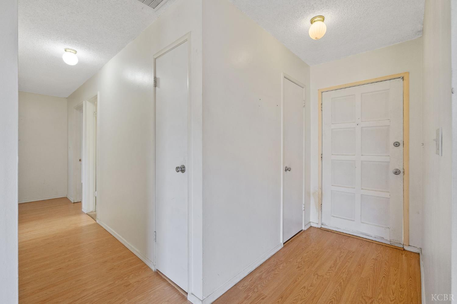 422 W Spring Ln, Lemoore, CA 93245