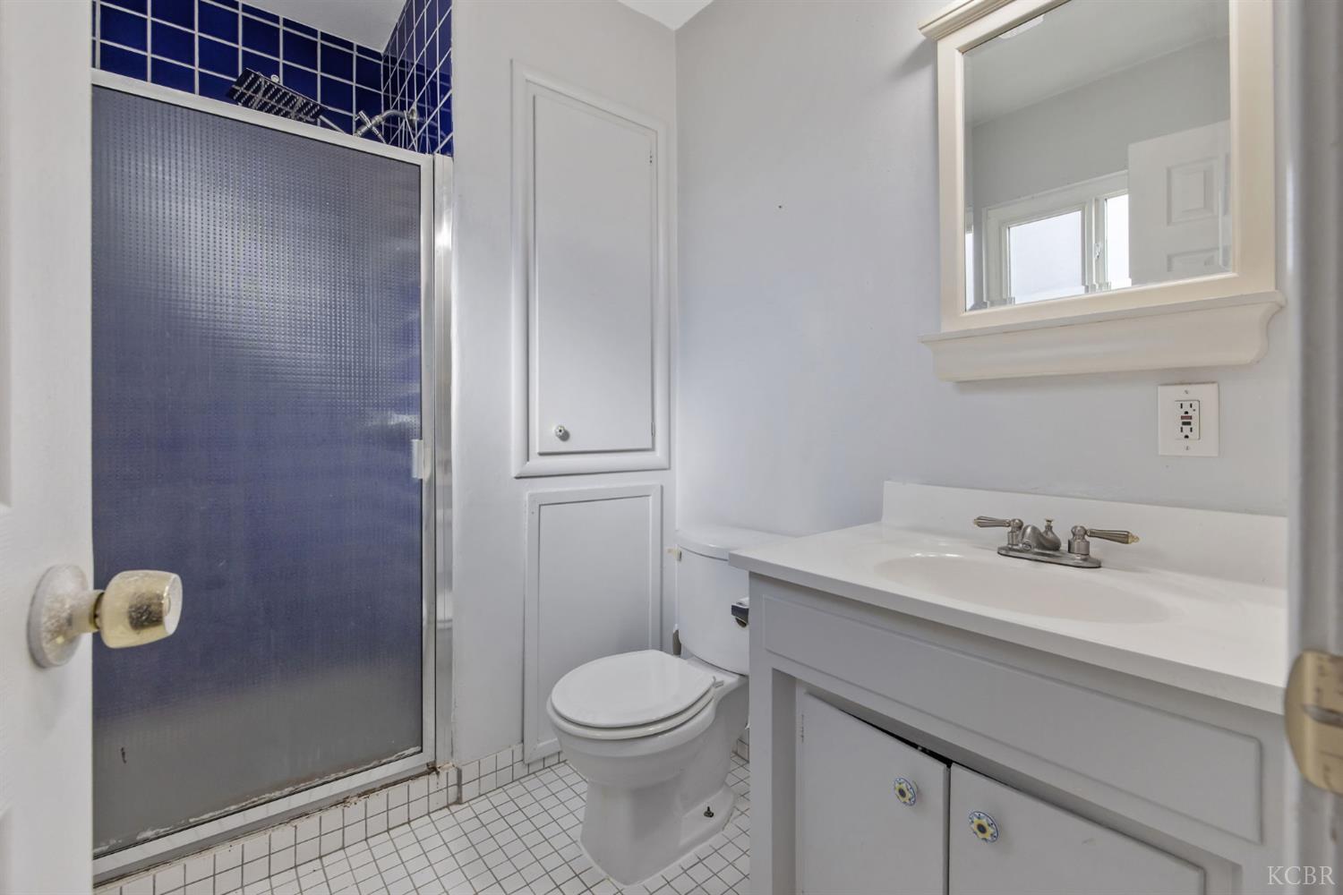 422 W Spring Ln, Lemoore, CA 93245