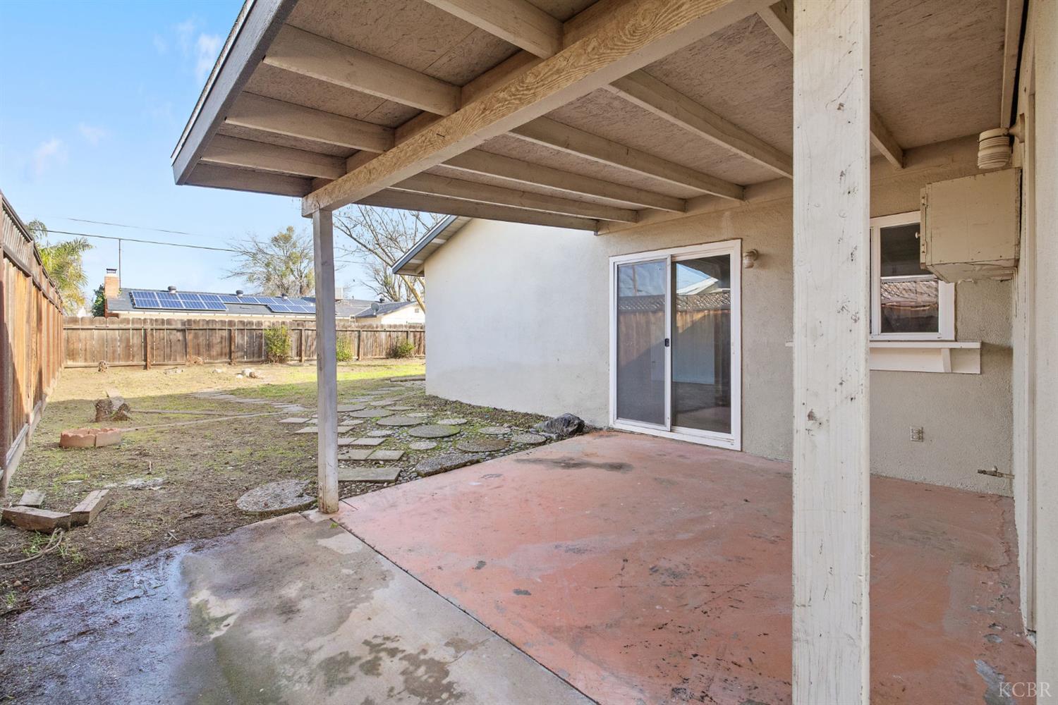 422 W Spring Ln, Lemoore, CA 93245