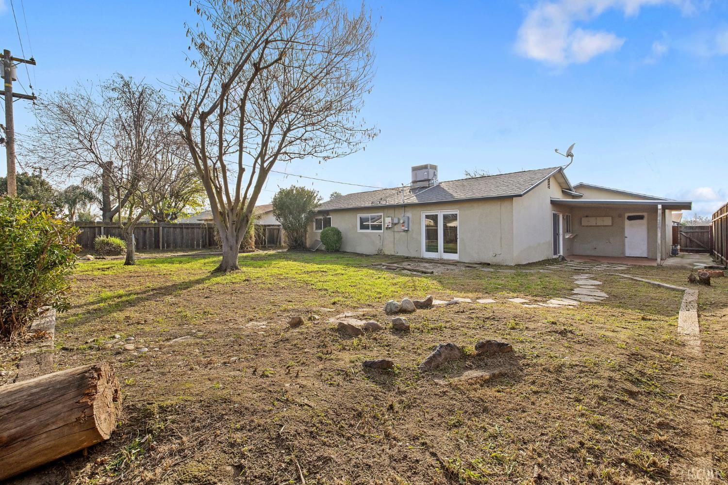 422 W Spring Ln, Lemoore, CA 93245