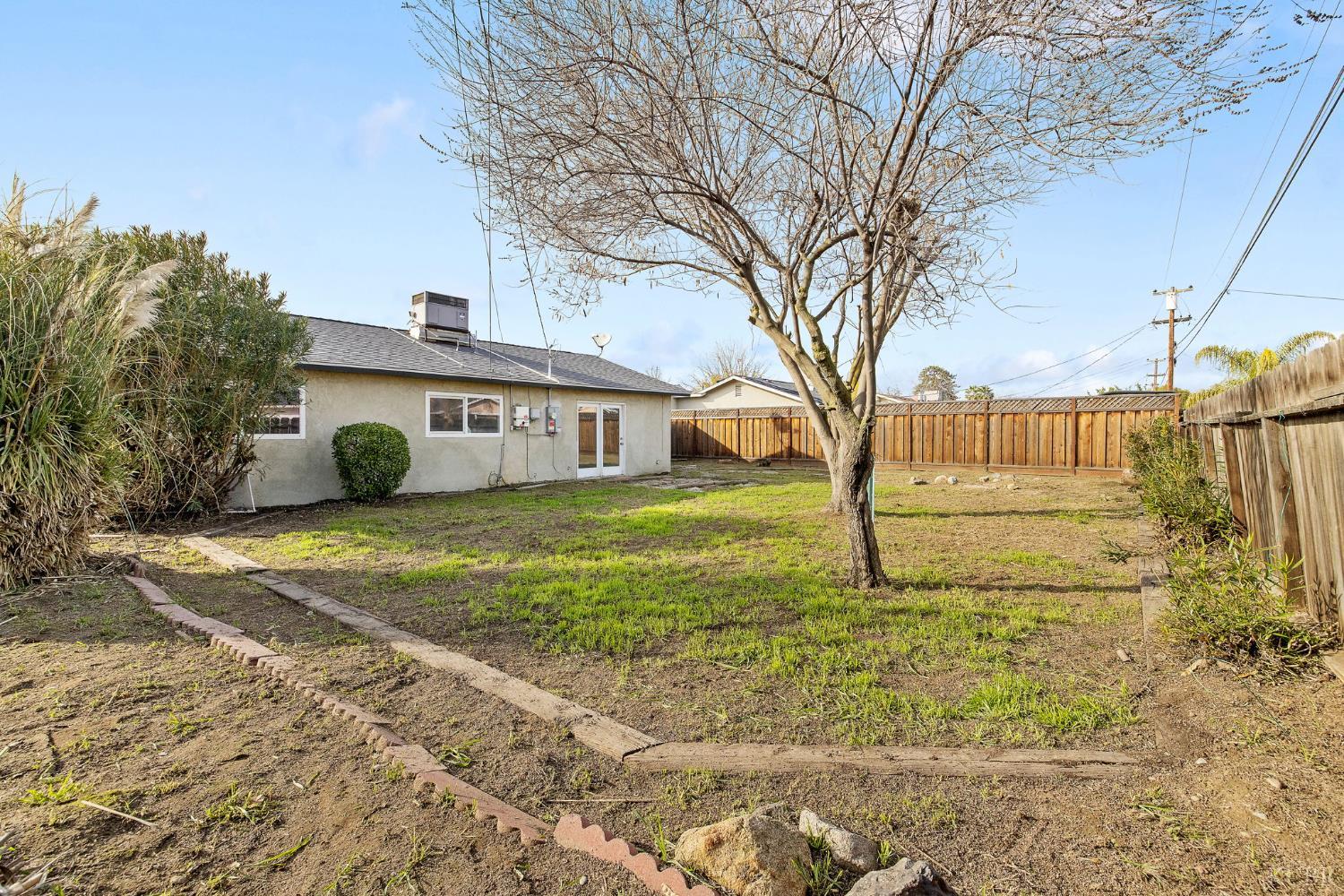 422 W Spring Ln, Lemoore, CA 93245