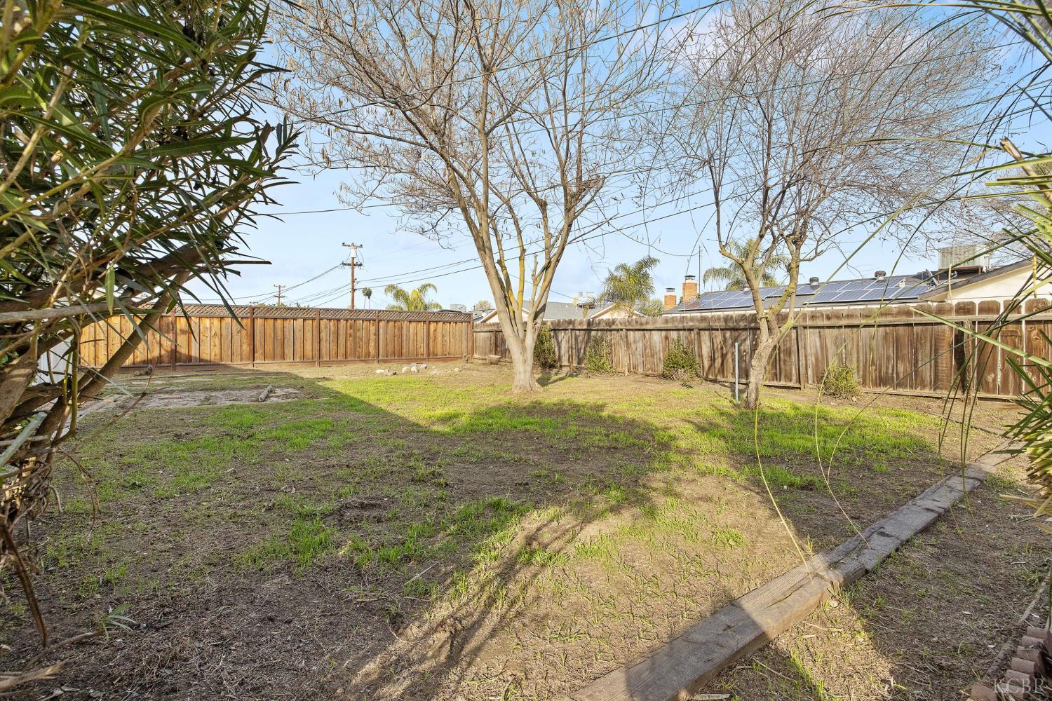 422 W Spring Ln, Lemoore, CA 93245