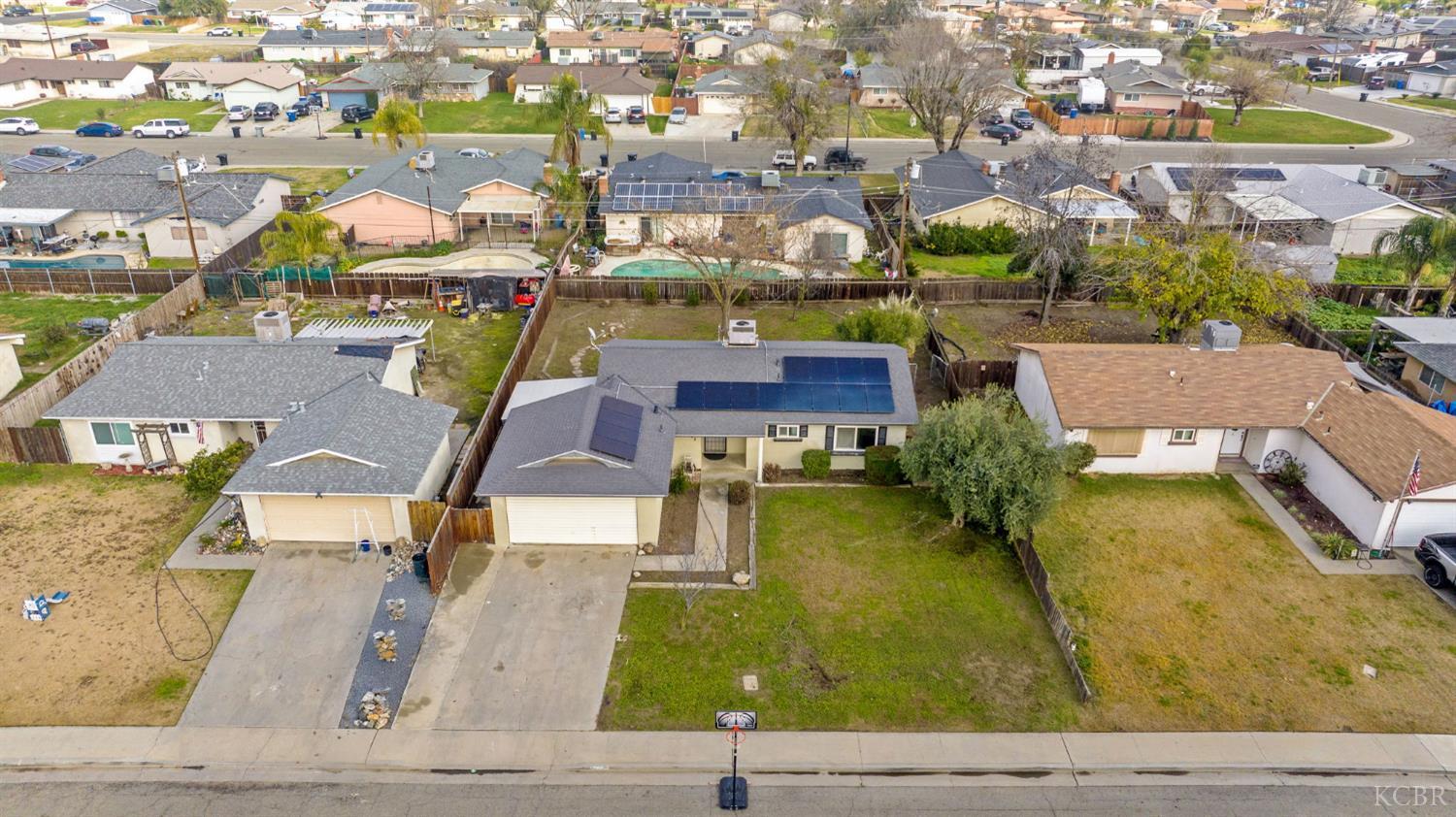 422 W Spring Ln, Lemoore, CA 93245