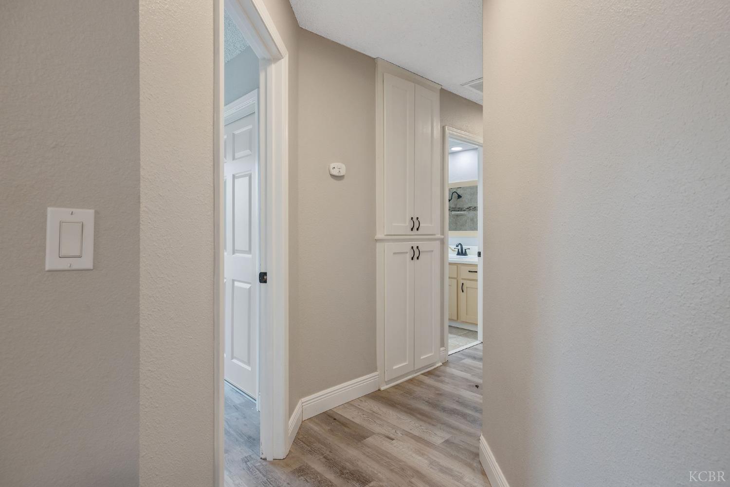 2343 Cottonwood Dr, Hanford, CA 93230