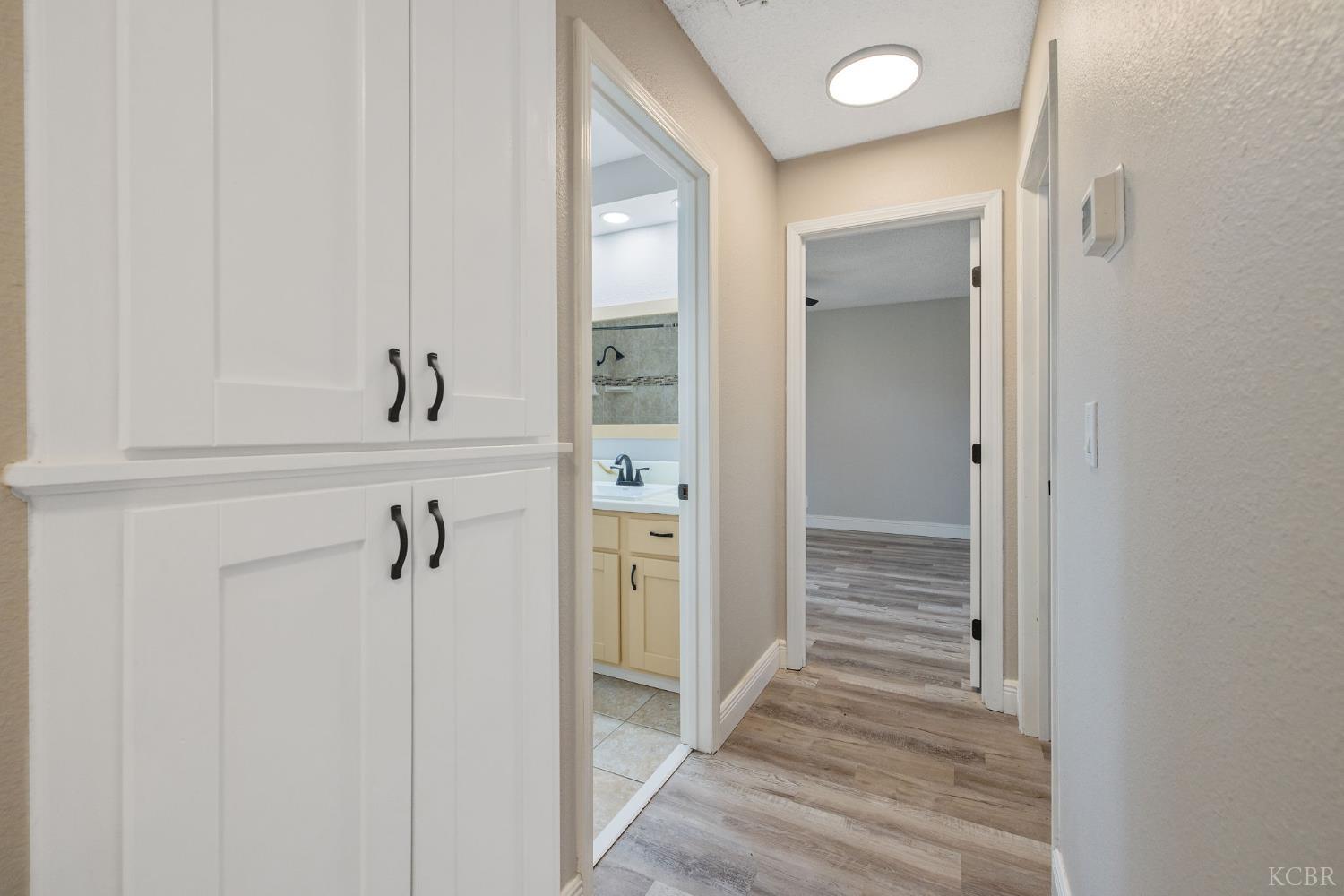 2343 Cottonwood Dr, Hanford, CA 93230