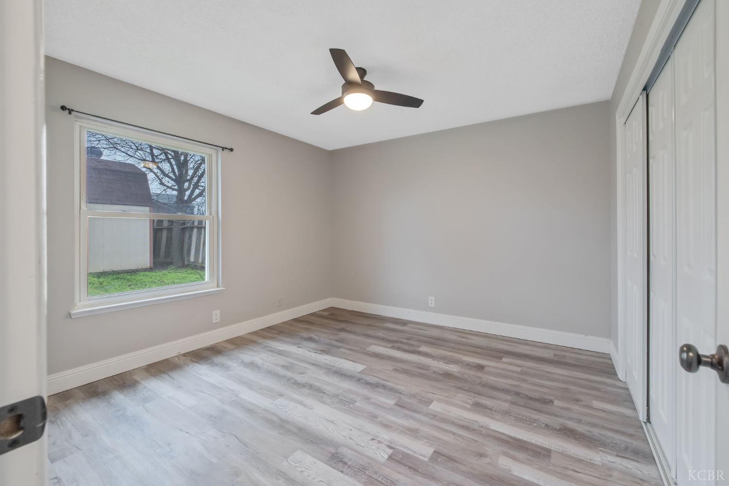 2343 Cottonwood Dr, Hanford, CA 93230