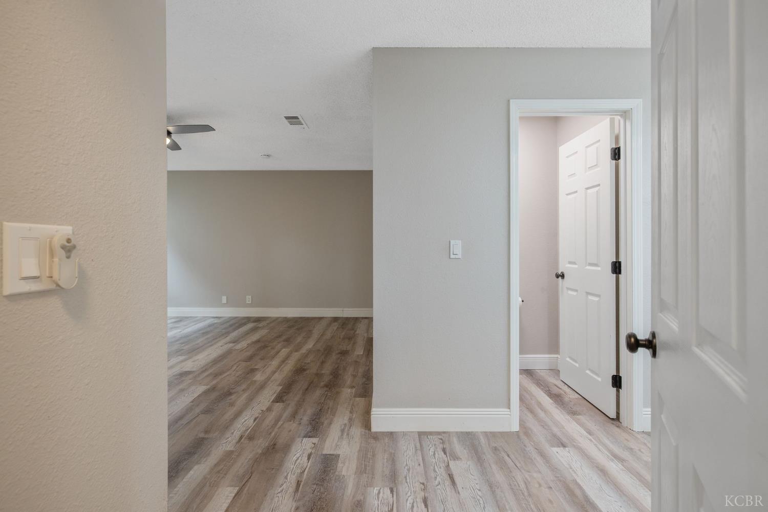 2343 Cottonwood Dr, Hanford, CA 93230