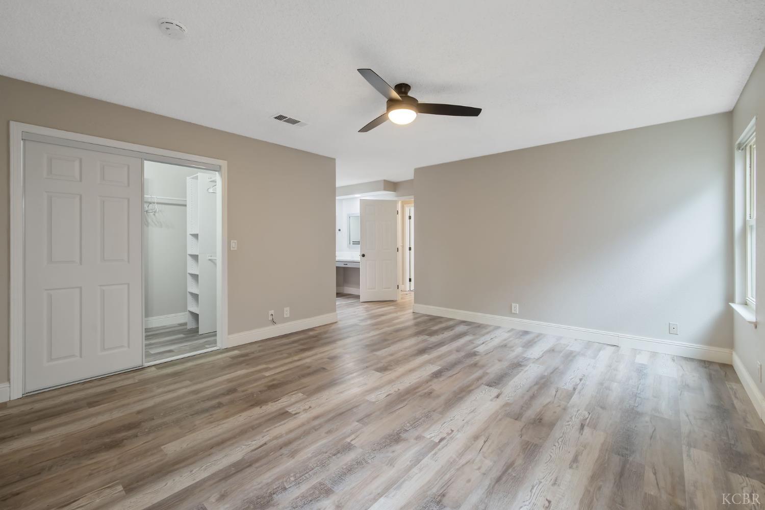 2343 Cottonwood Dr, Hanford, CA 93230