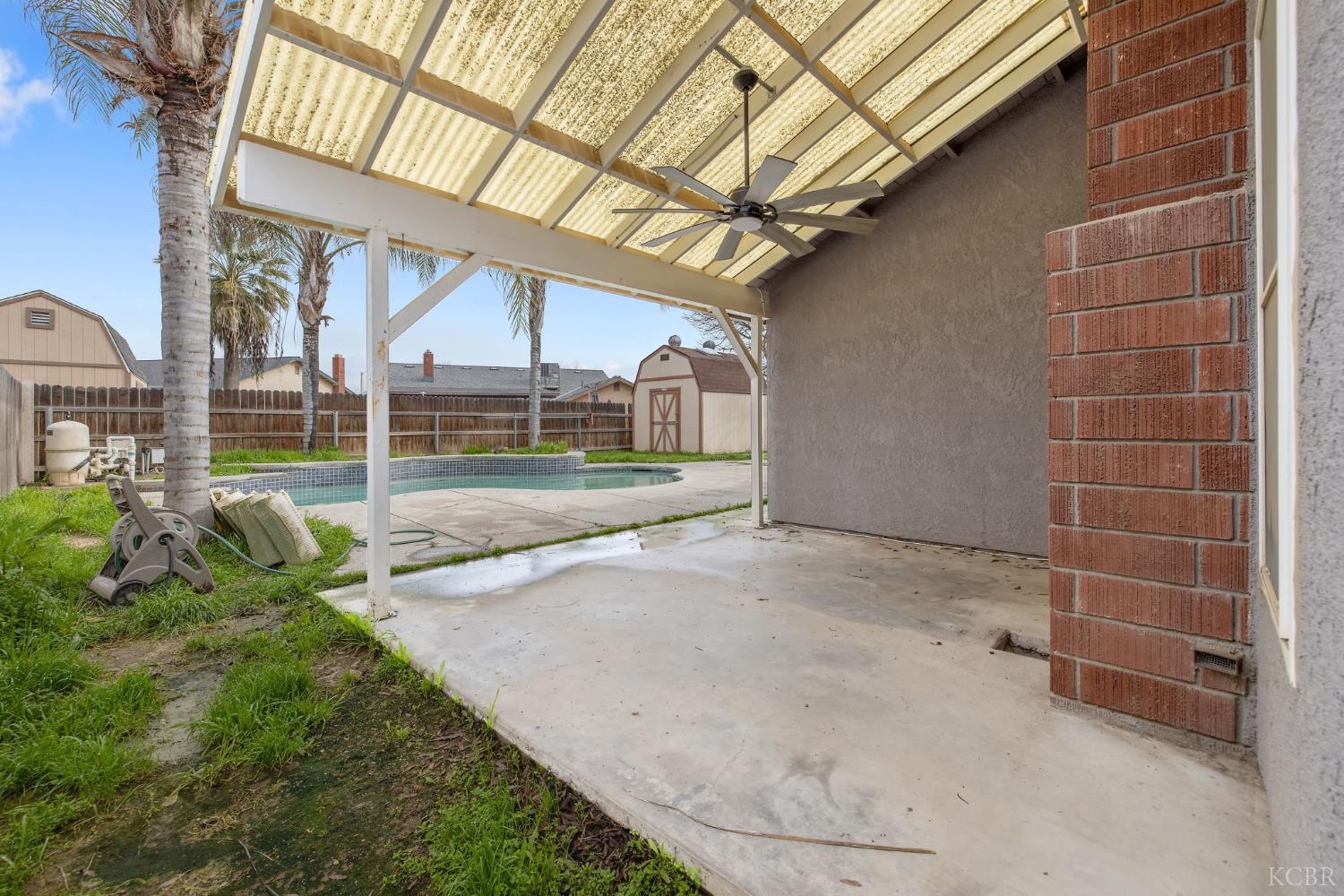 2343 Cottonwood Dr, Hanford, CA 93230