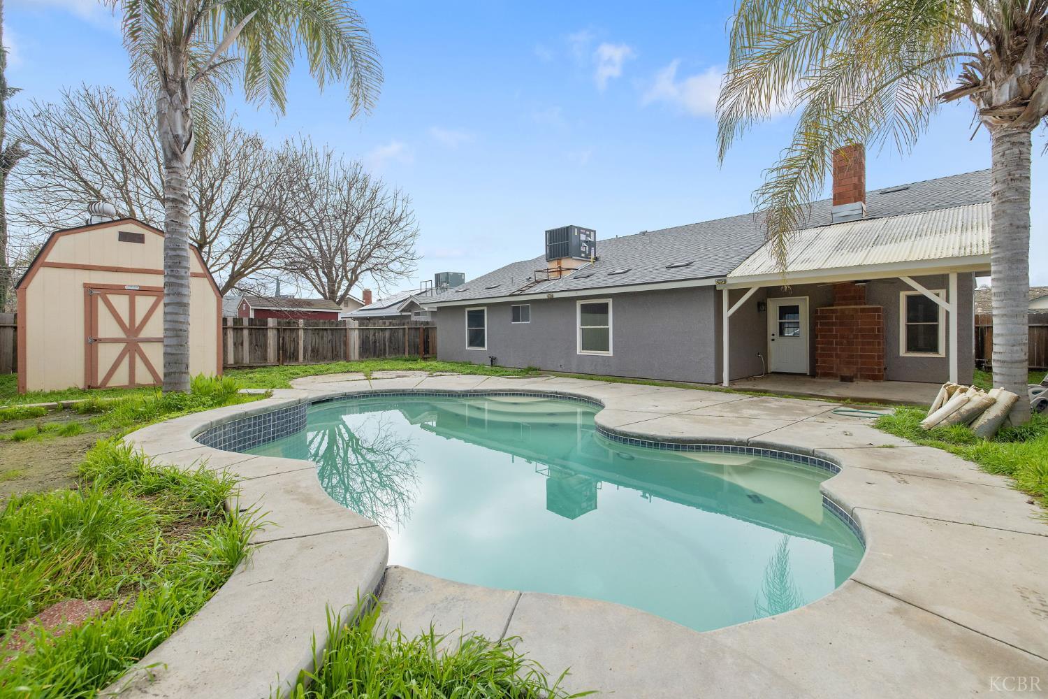 2343 Cottonwood Dr, Hanford, CA 93230