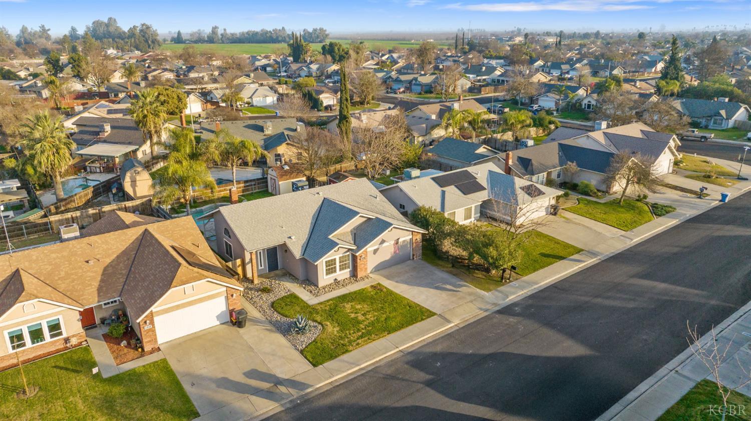 2343 Cottonwood Dr, Hanford, CA 93230