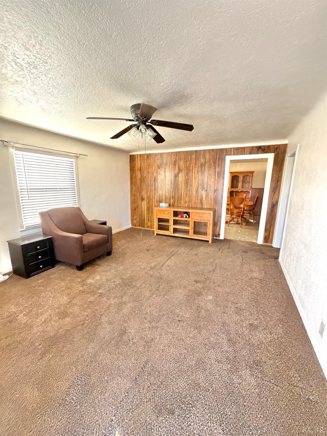 10670 Jackson St, Armona, CA 93202