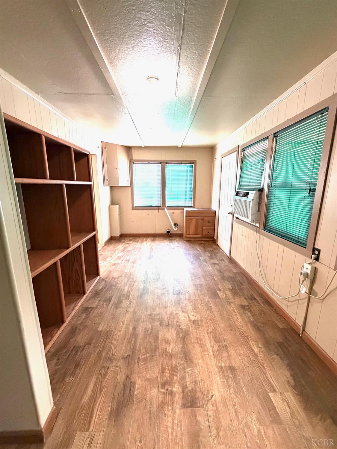 10670 Jackson St, Armona, CA 93202