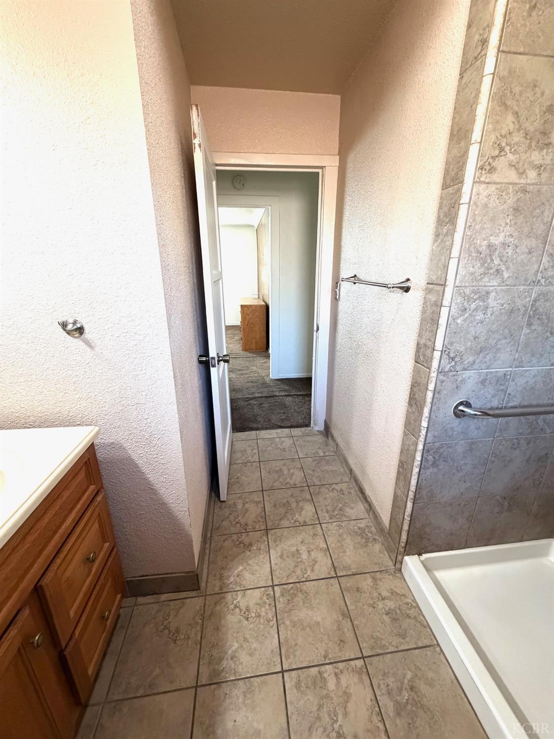 10670 Jackson St, Armona, CA 93202