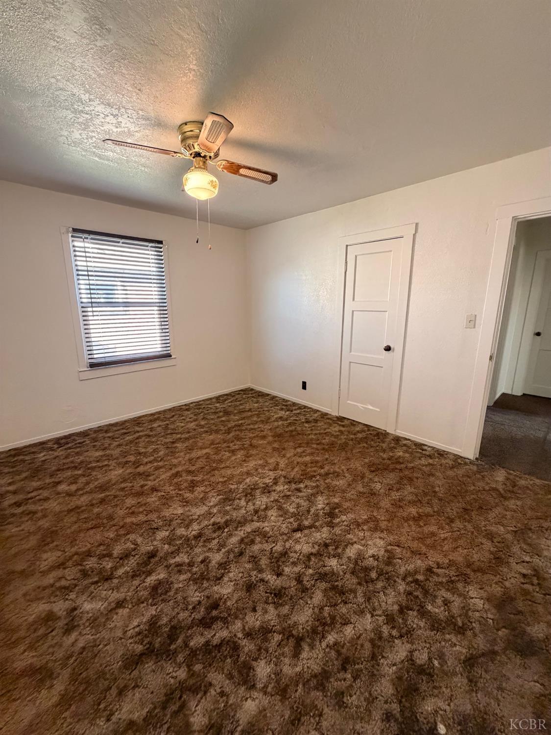 10670 Jackson St, Armona, CA 93202