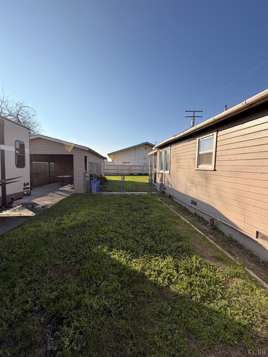 10670 Jackson St, Armona, CA 93202