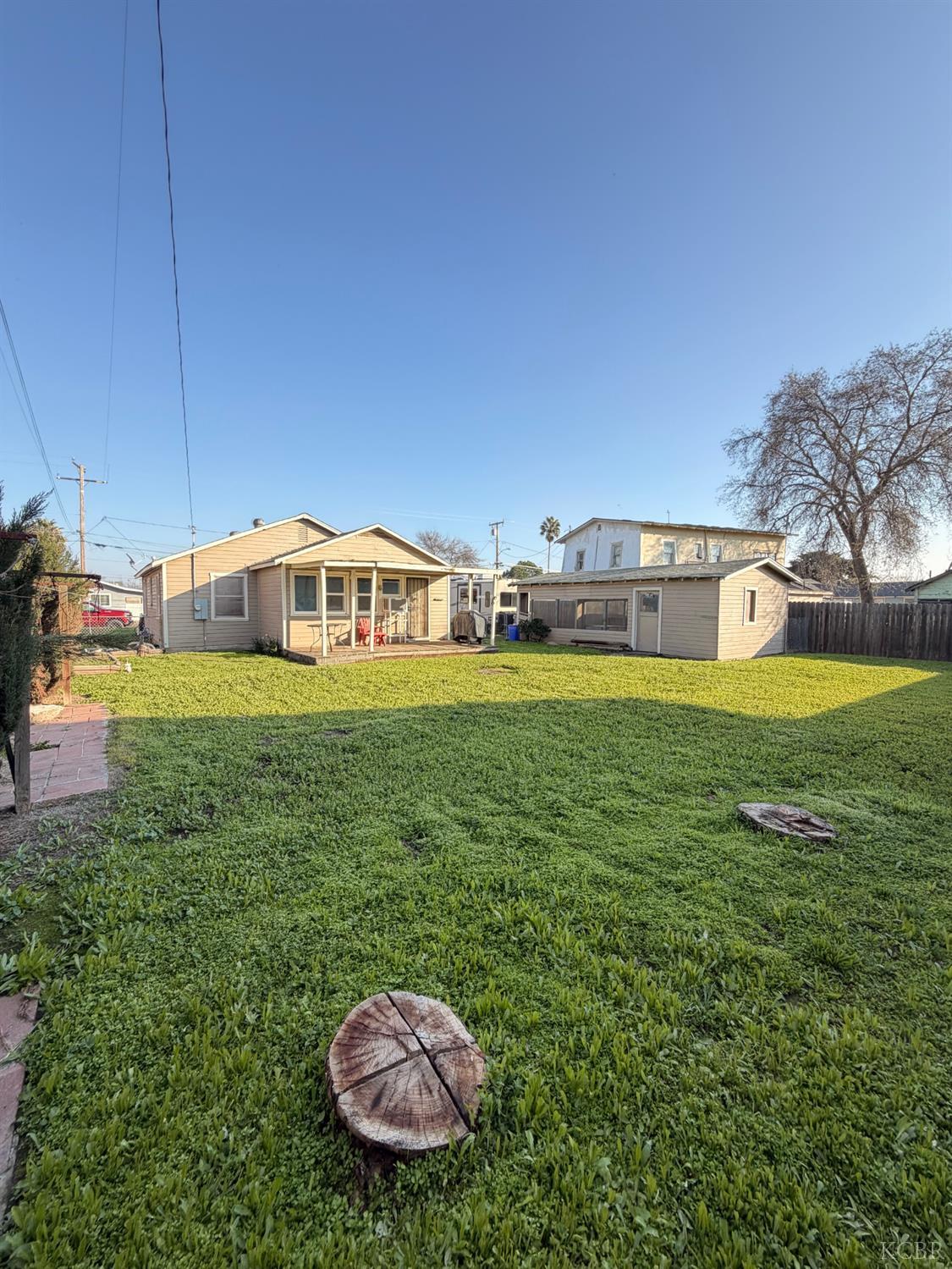 10670 Jackson St, Armona, CA 93202