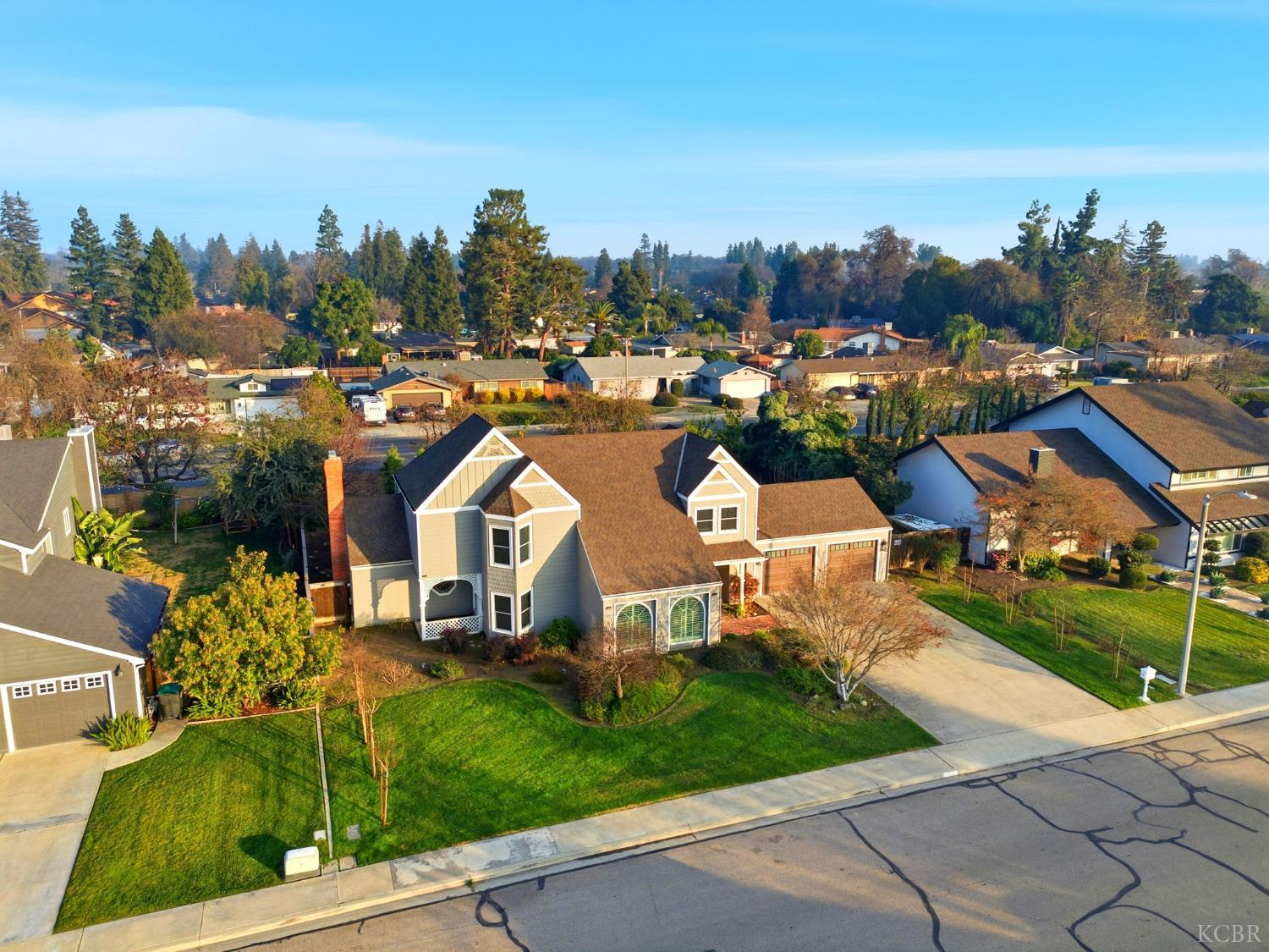 414 N Fulgham St, Visalia, CA 93291