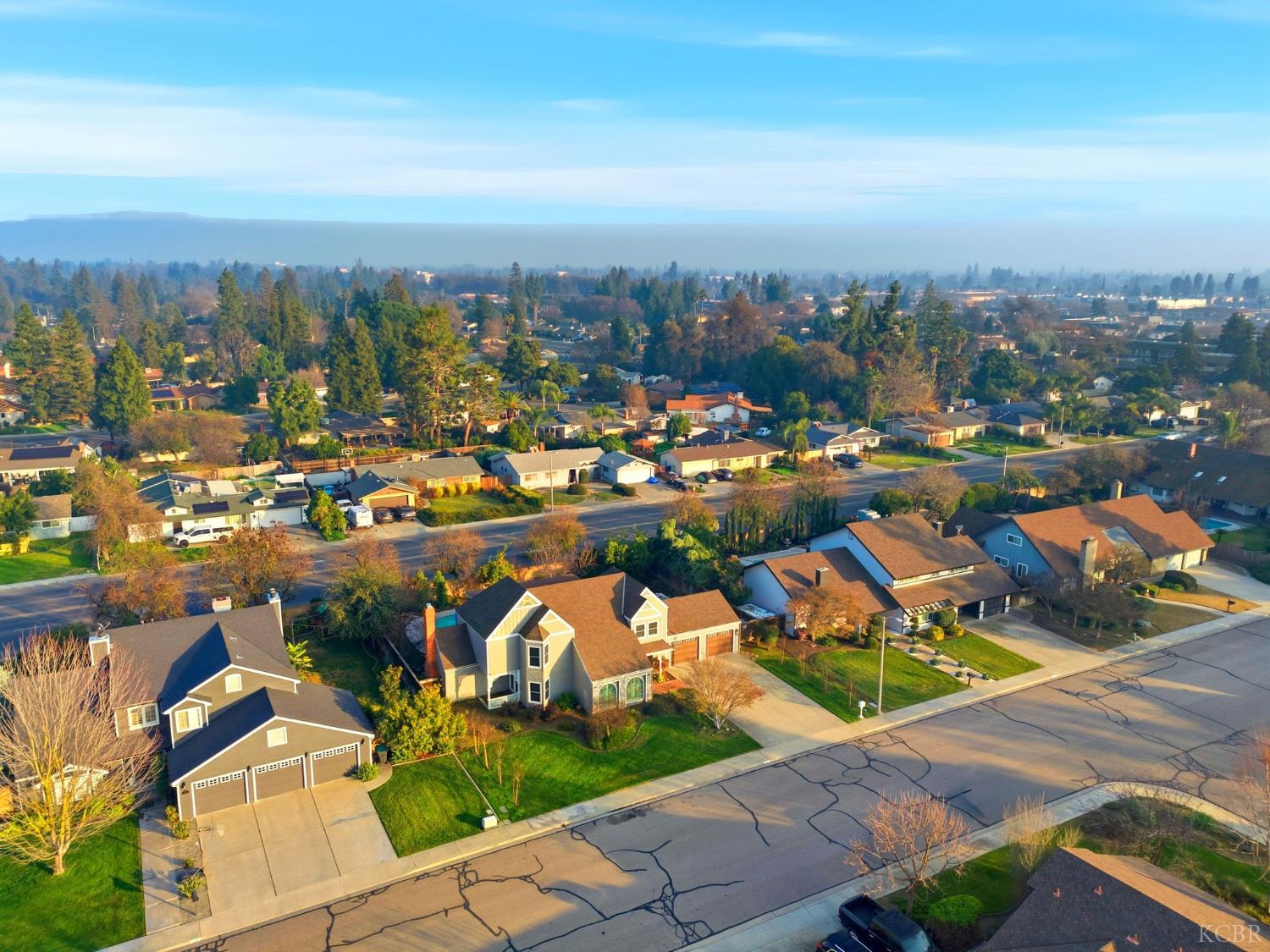 414 N Fulgham St, Visalia, CA 93291