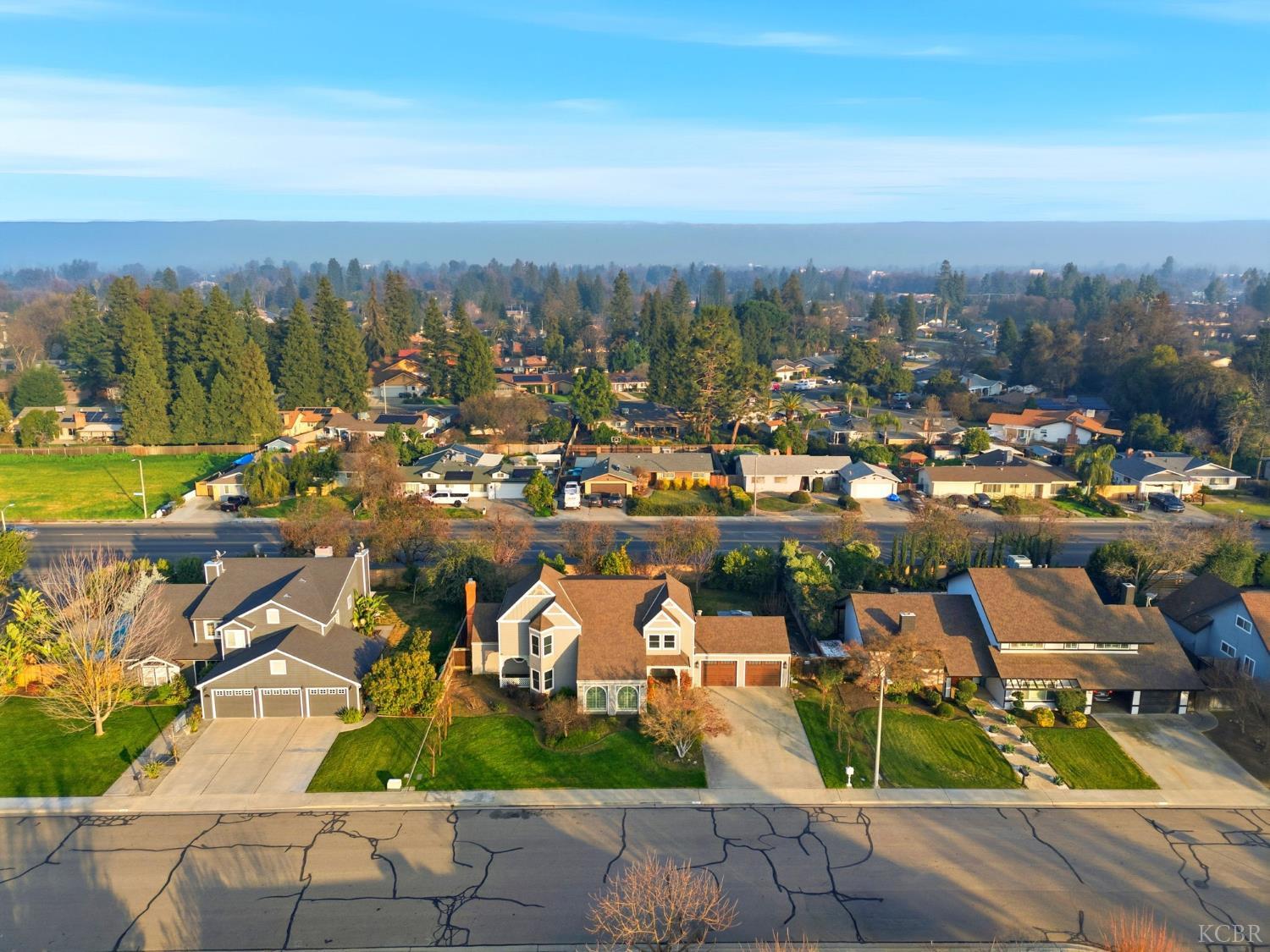 414 N Fulgham St, Visalia, CA 93291