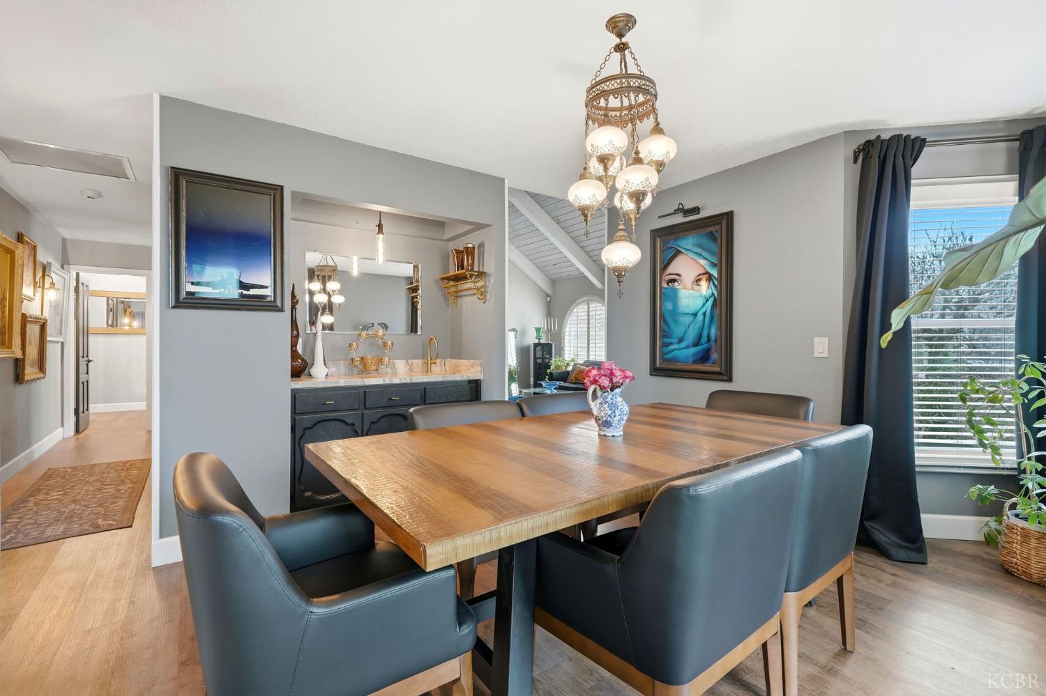 414 N Fulgham St, Visalia, CA 93291