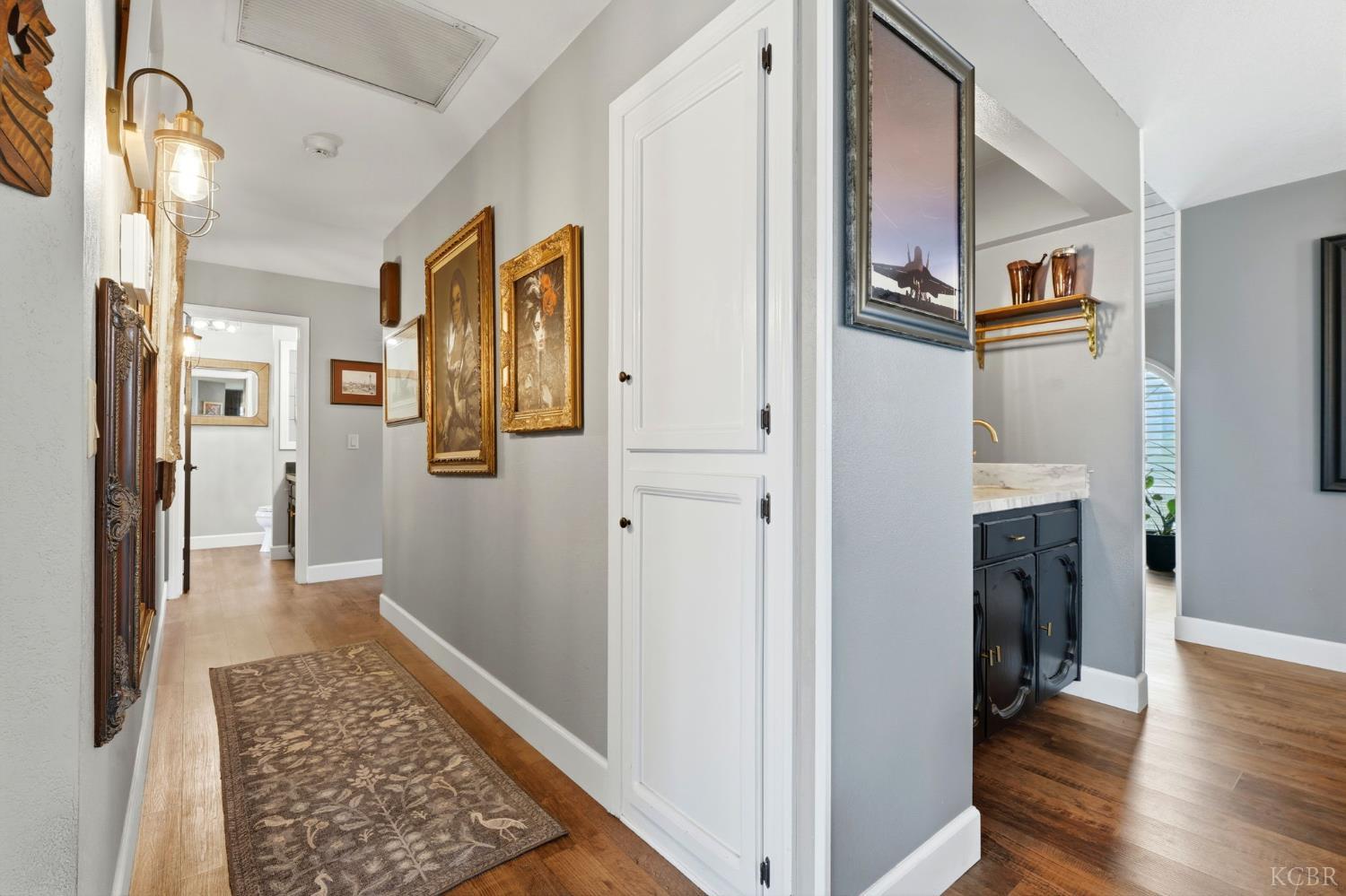 414 N Fulgham St, Visalia, CA 93291