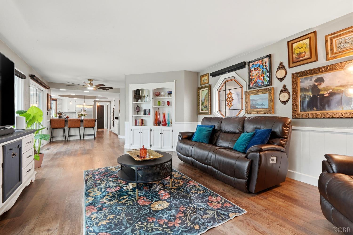 414 N Fulgham St, Visalia, CA 93291