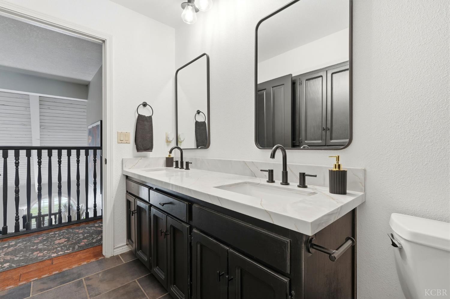 414 N Fulgham St, Visalia, CA 93291