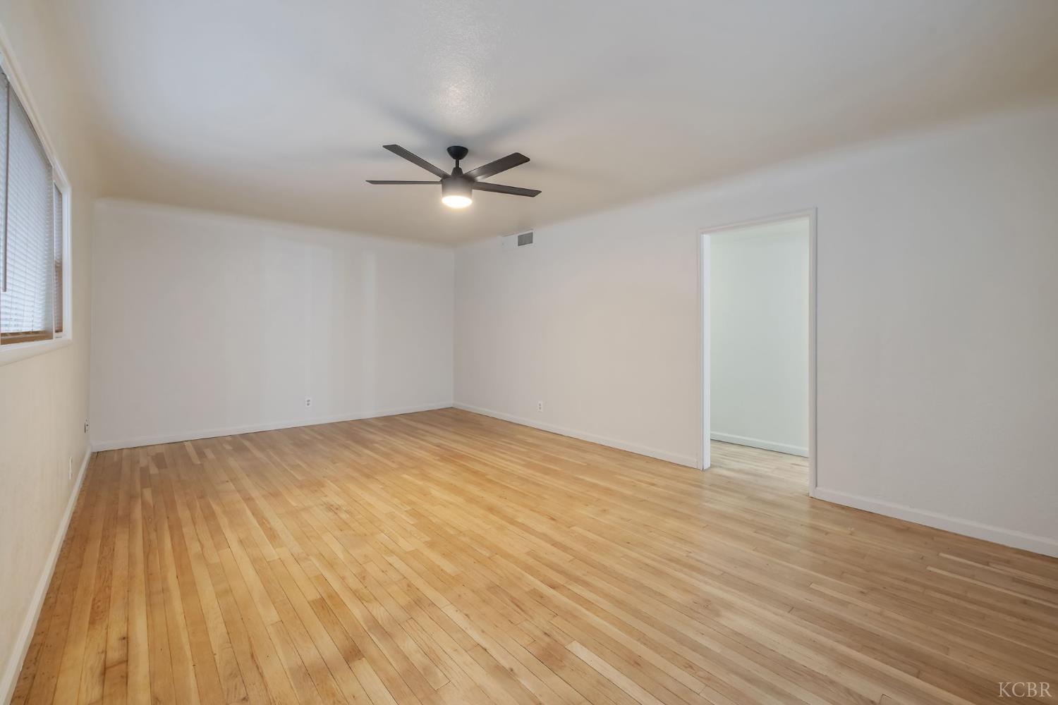 980 E Apricot Ave, Tulare, CA 93274