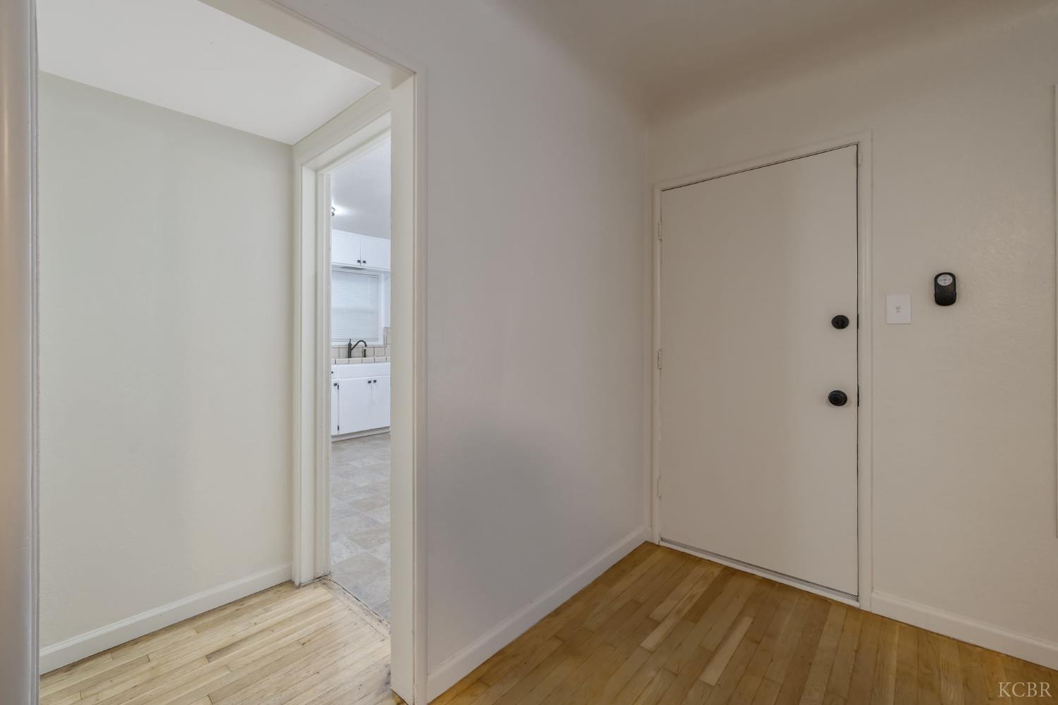 980 E Apricot Ave, Tulare, CA 93274