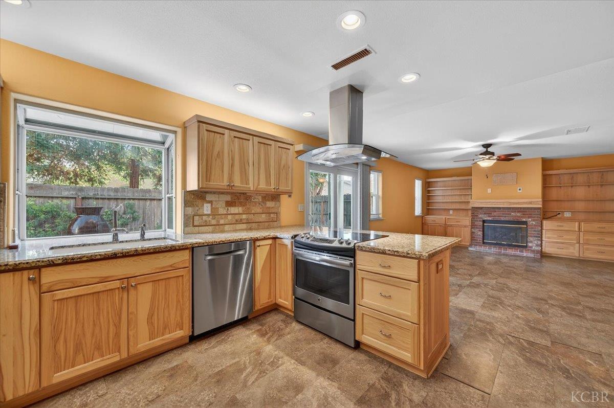 1881 E Frederick Ave, Fresno, CA 93720