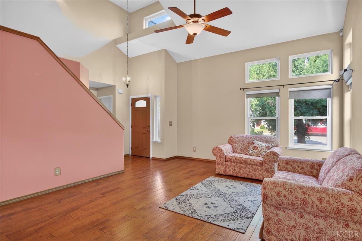 1881 E Frederick Ave, Fresno, CA 93720