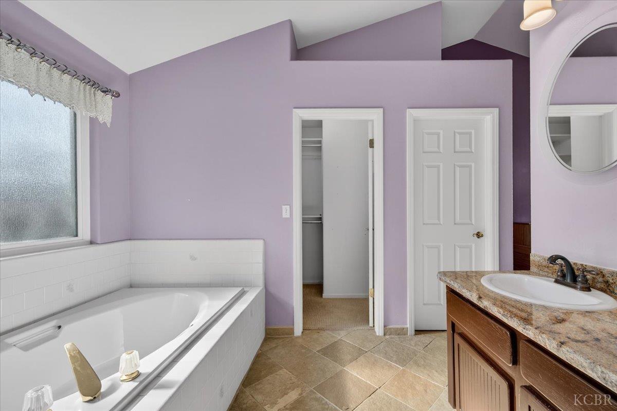 1881 E Frederick Ave, Fresno, CA 93720