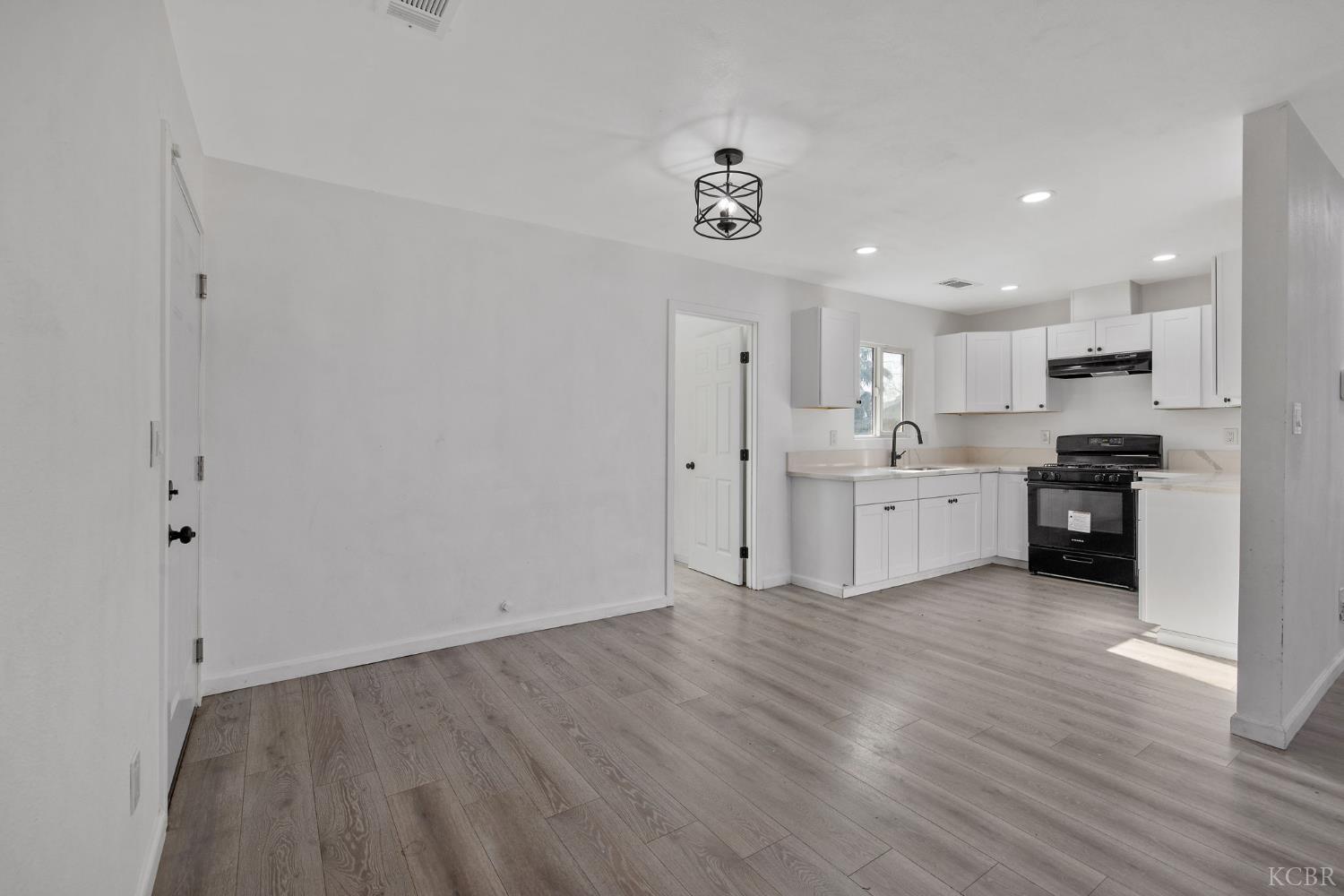 9665 Home Ave, Hanford, CA 93230