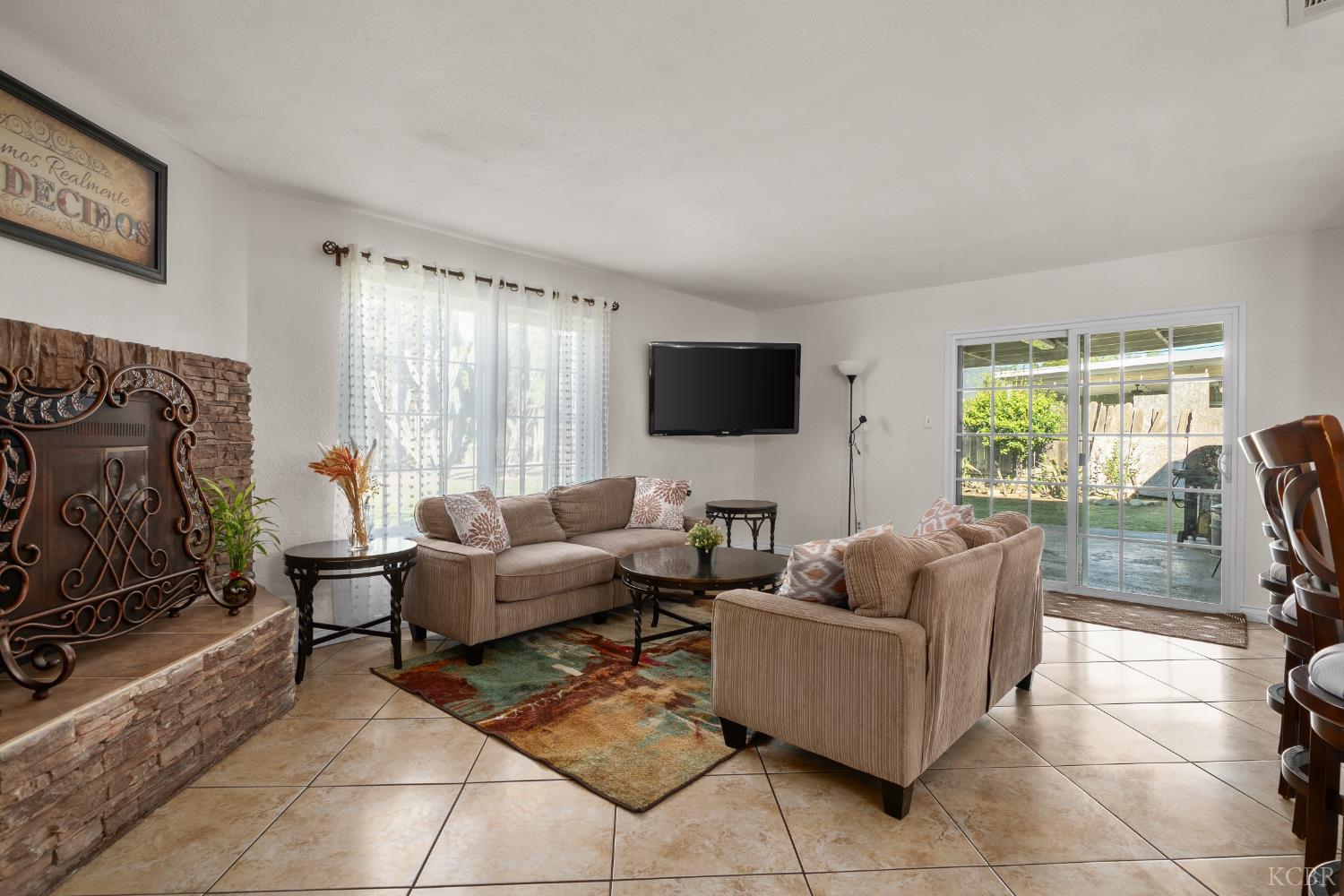 7494 Lemon St, Fontana, CA 92336