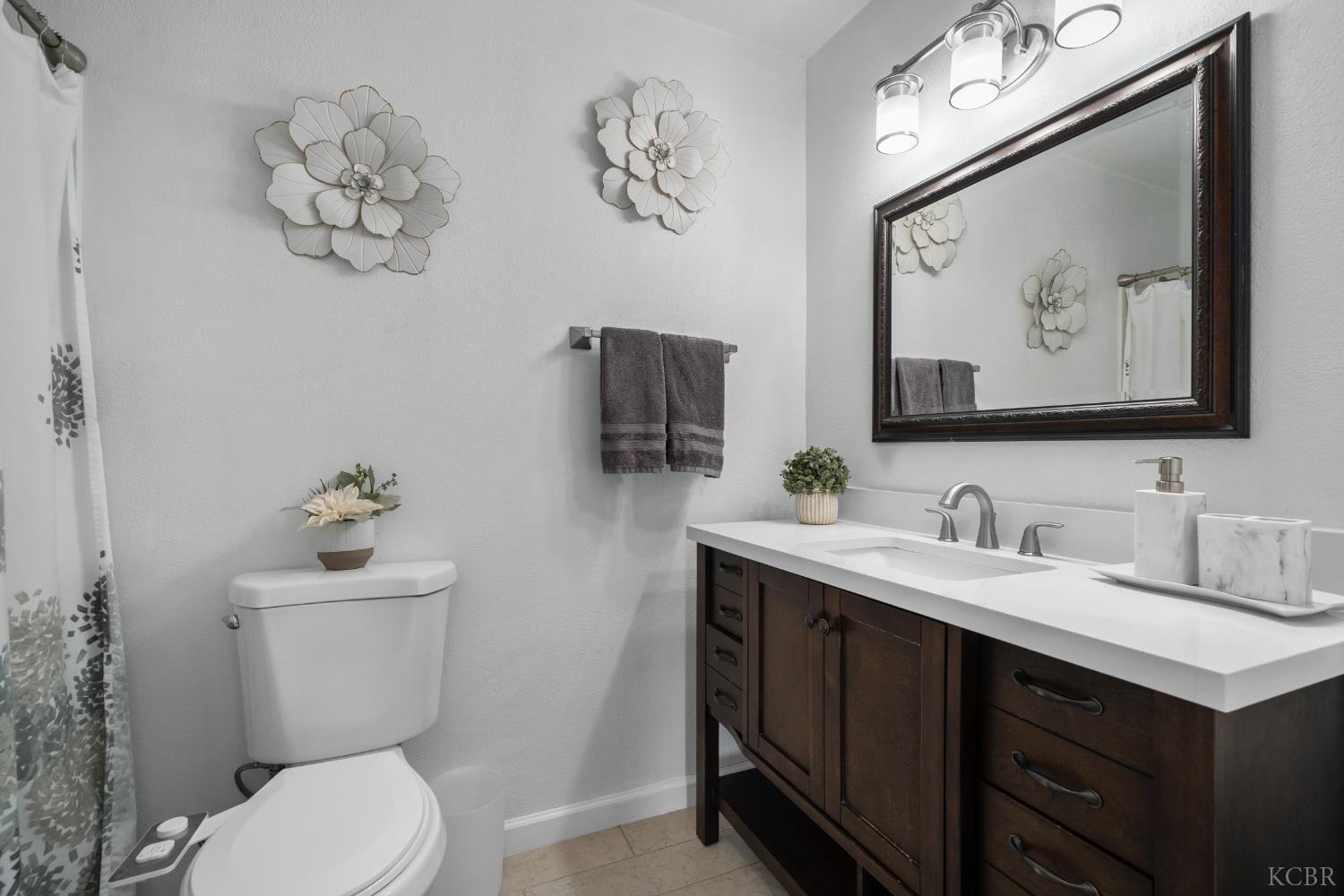 7494 Lemon St, Fontana, CA 92336