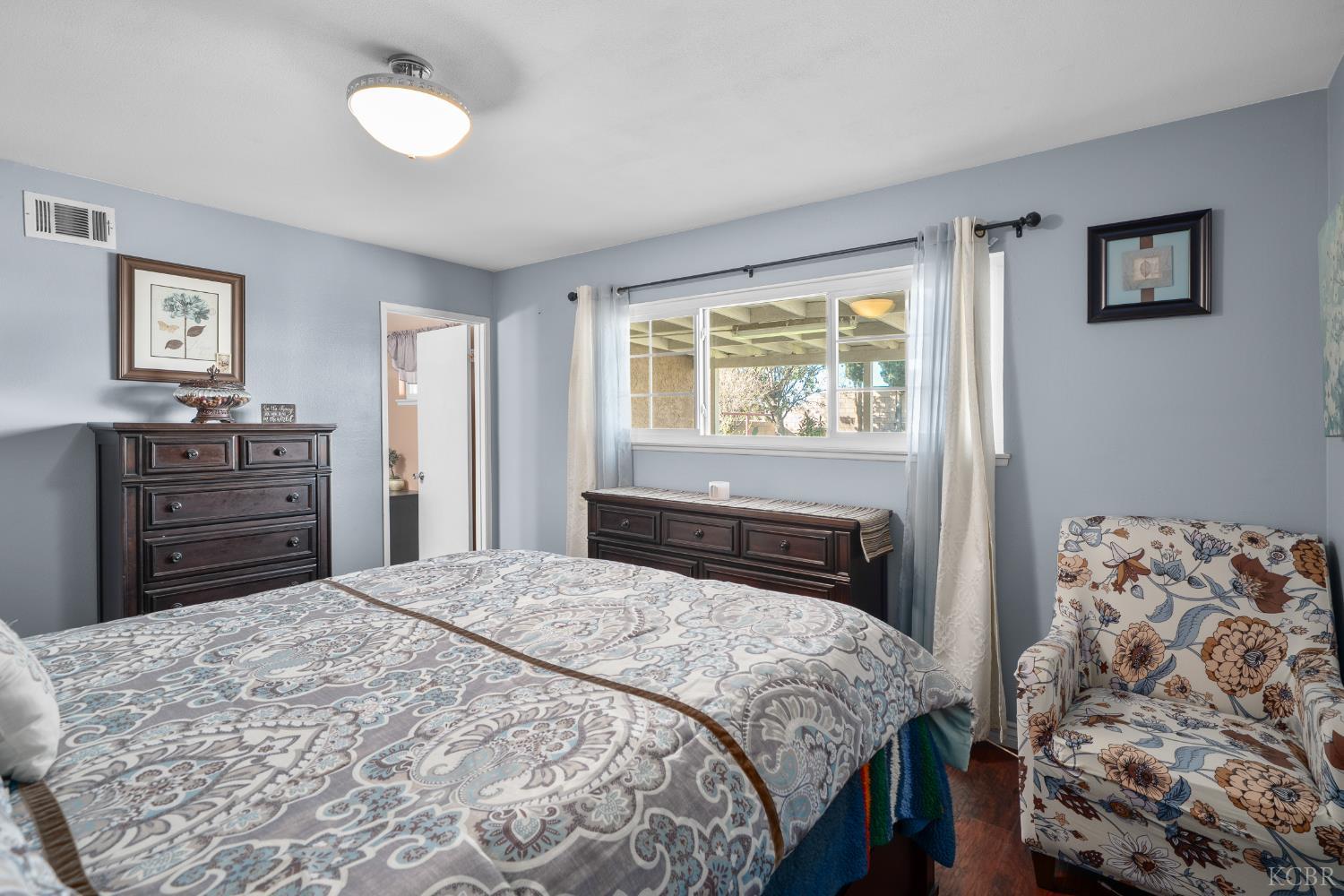 7494 Lemon St, Fontana, CA 92336