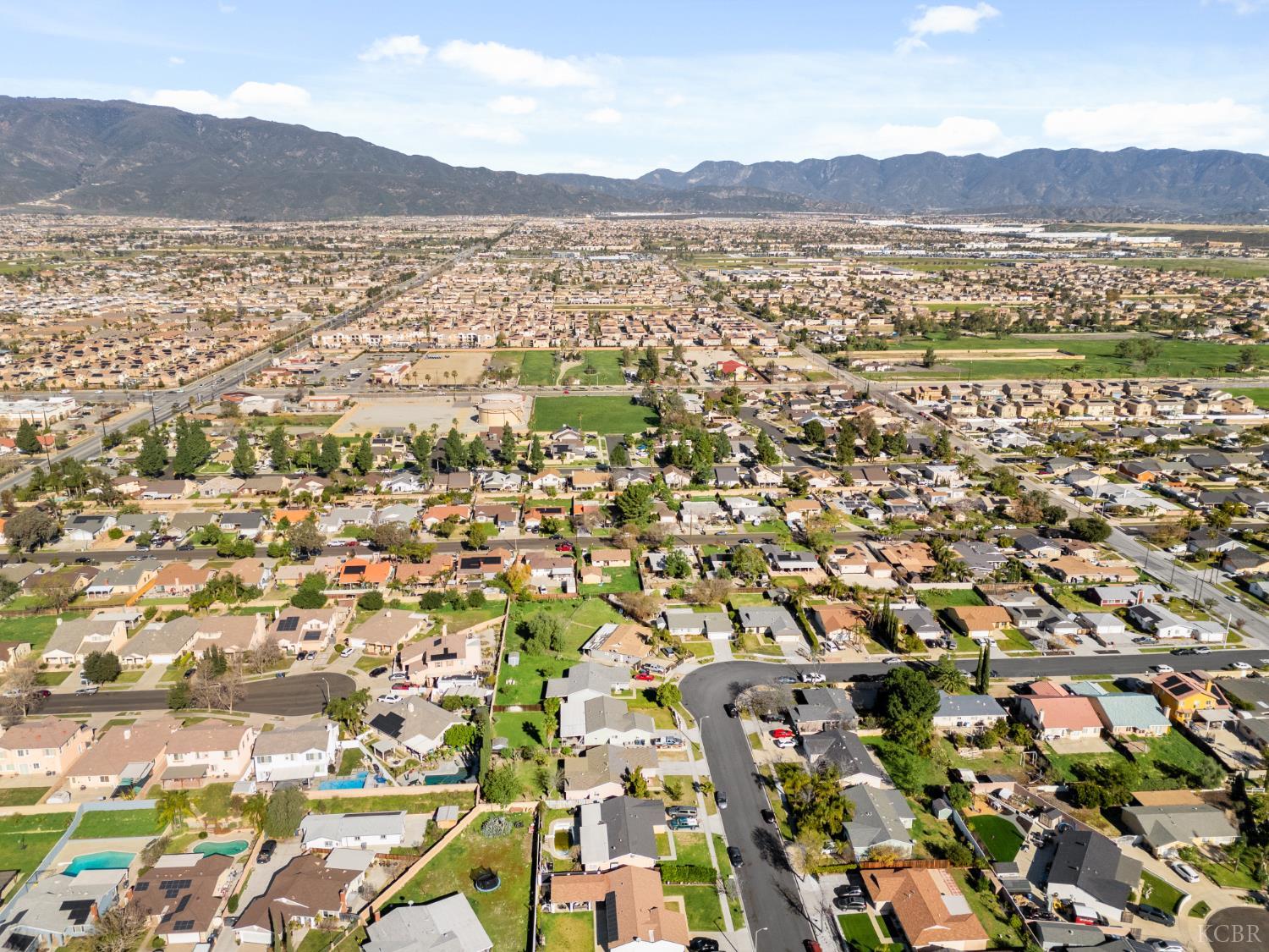 7494 Lemon St, Fontana, CA 92336