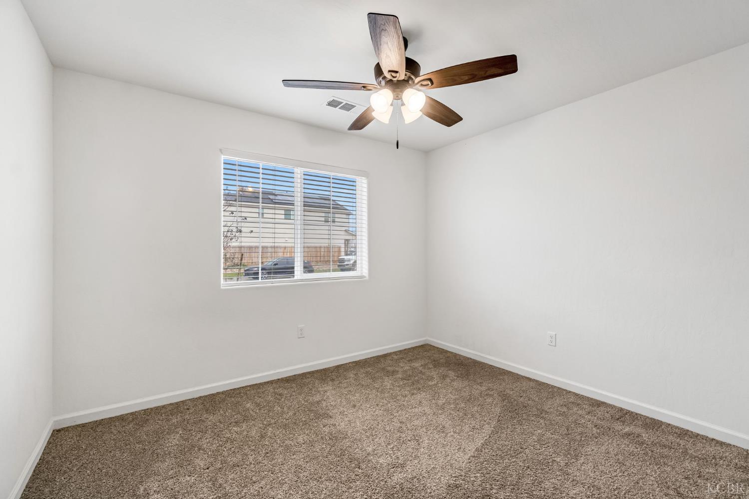 1413 S Autumn Breeze Ct, Hanford, CA 93230