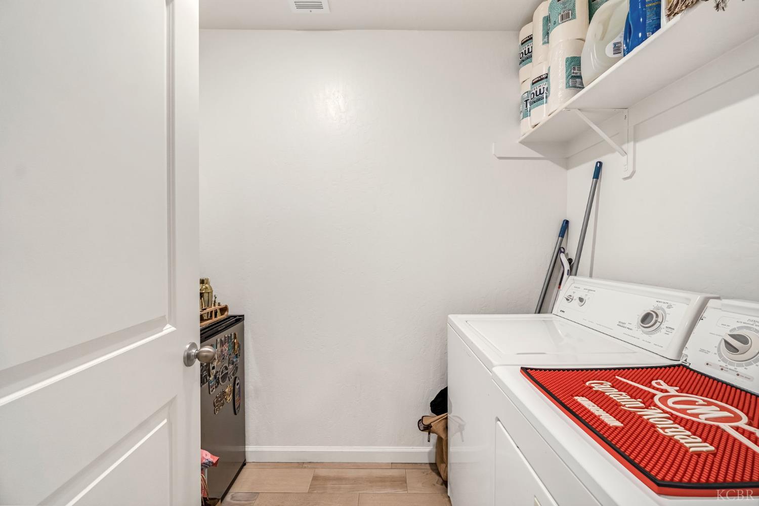 1413 S Autumn Breeze Ct, Hanford, CA 93230