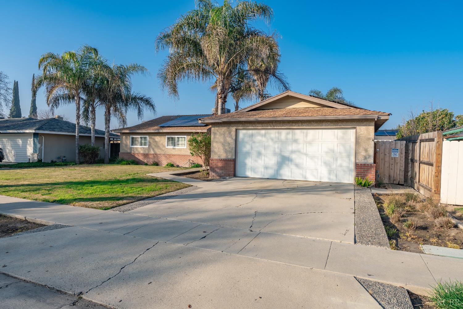 120 W Magnolia Ave, Hanford, CA 93230